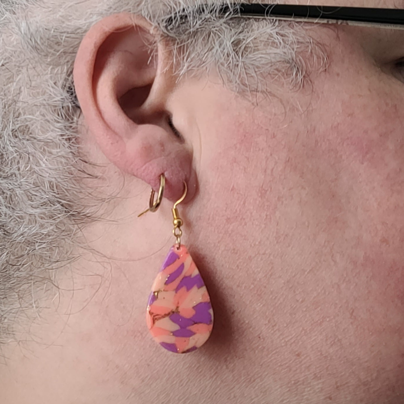 "Boucles d'oreilles gouttes faites main pâte polymère – Alysel Créations"
Pays d'origine si tu vends en Europe (utile pour les douanes)