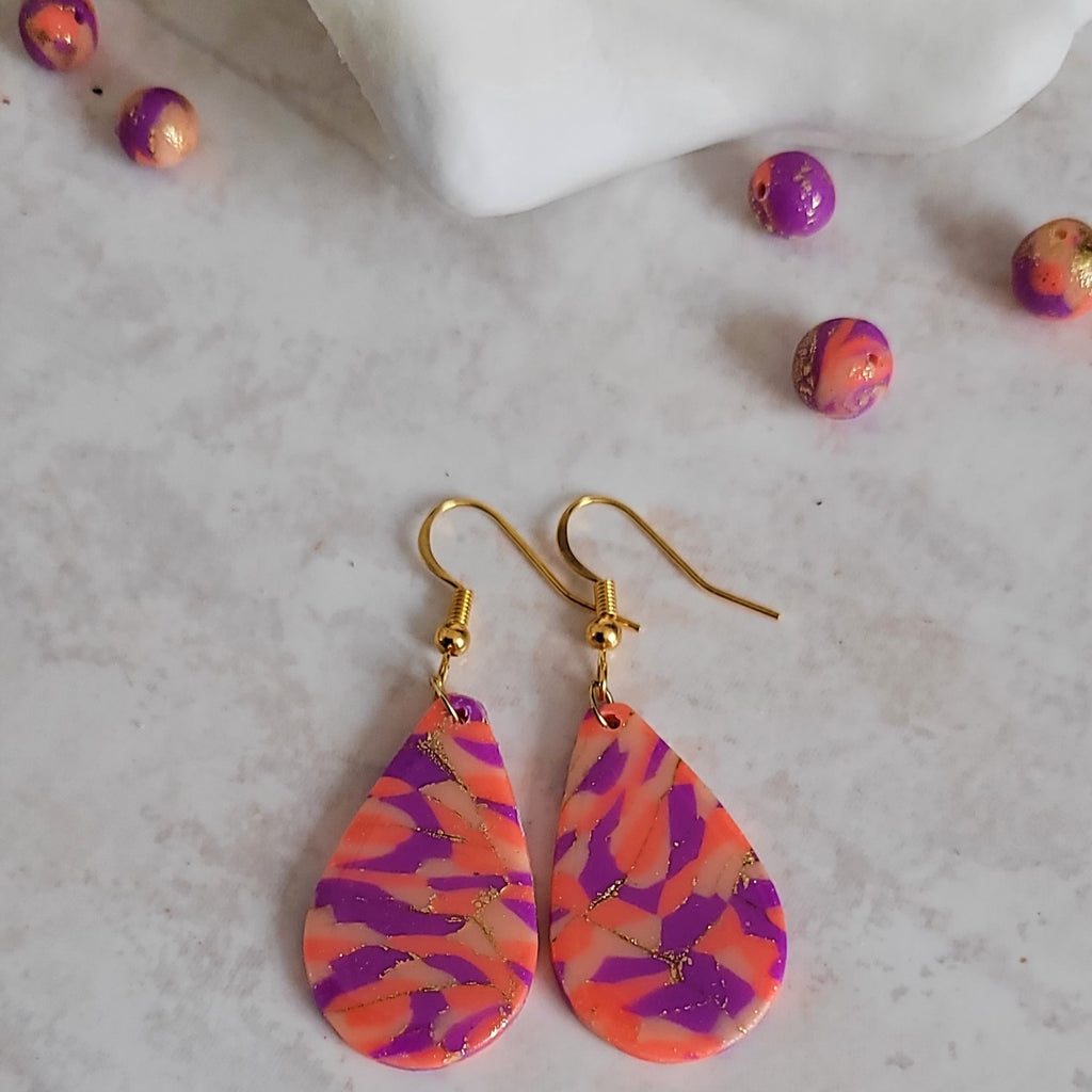 "Boucles d'oreilles gouttes faites main pâte polymère – Alysel Créations"
Pays d'origine si tu vends en Europe (utile pour les douanes)