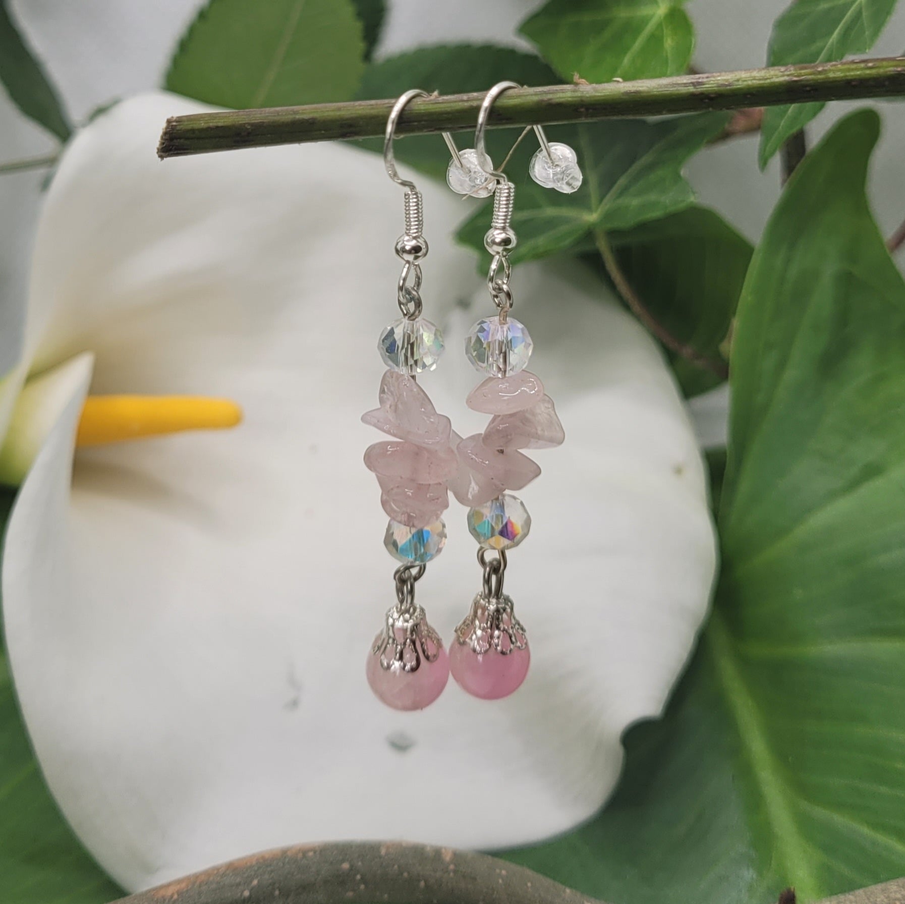 Boucles d'oreilles Pierre en Folie – quartz rose agate cristaux autrichiens – bijou artisanal fait main France – Alysel Créations