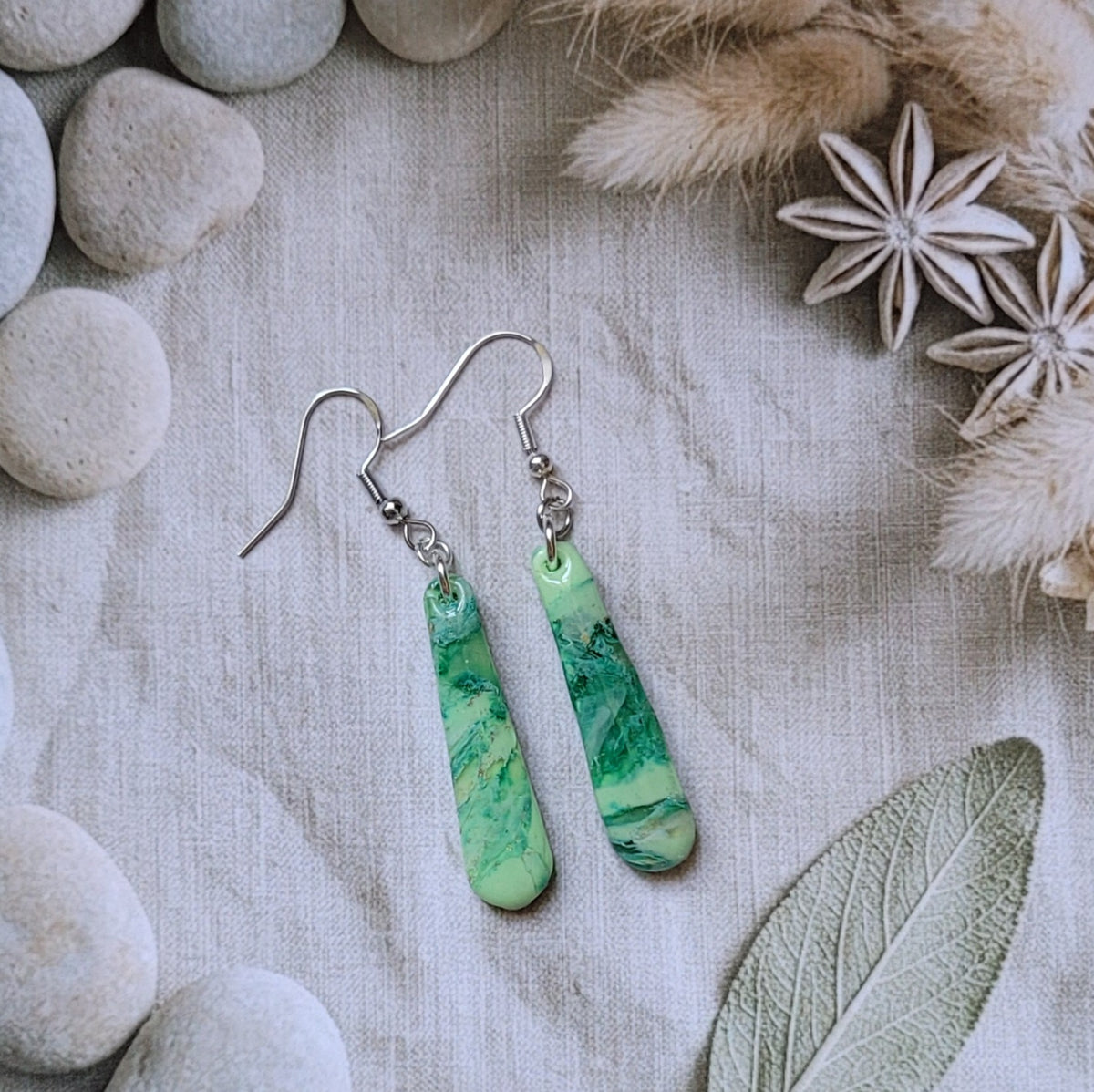 Boucle d'oreilles modèle Emeraude d'eau (Réf: MEDO1)