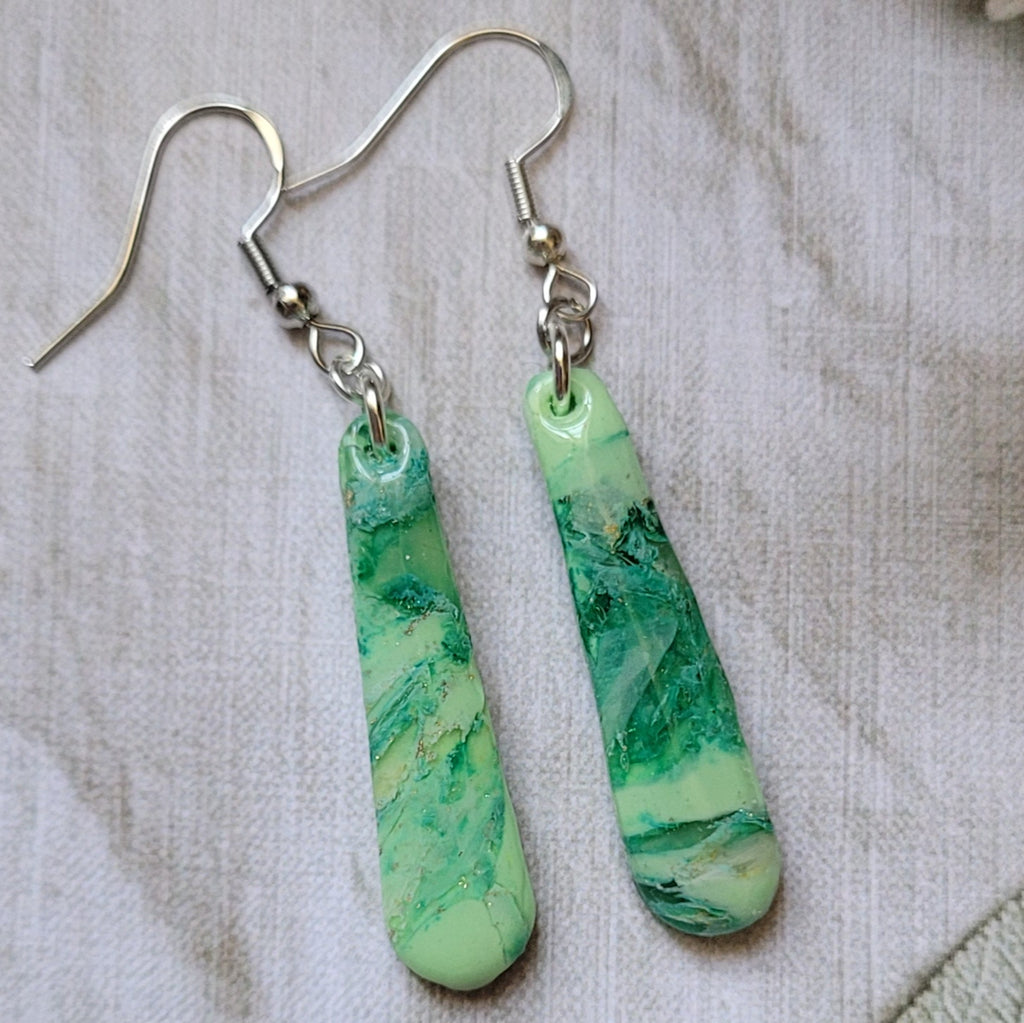 Boucle d'oreilles modèle Emeraude d'eau (Réf: MEDO1)