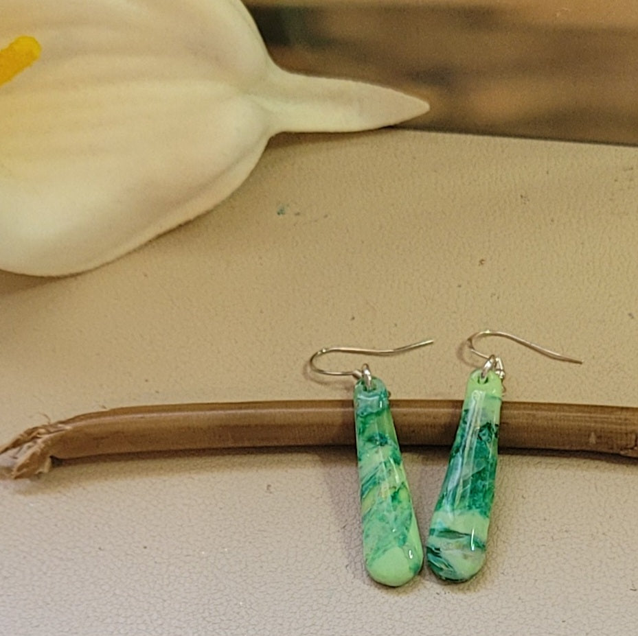 Boucle d'oreilles modèle Emeraude d'eau (Réf: MEDO1)