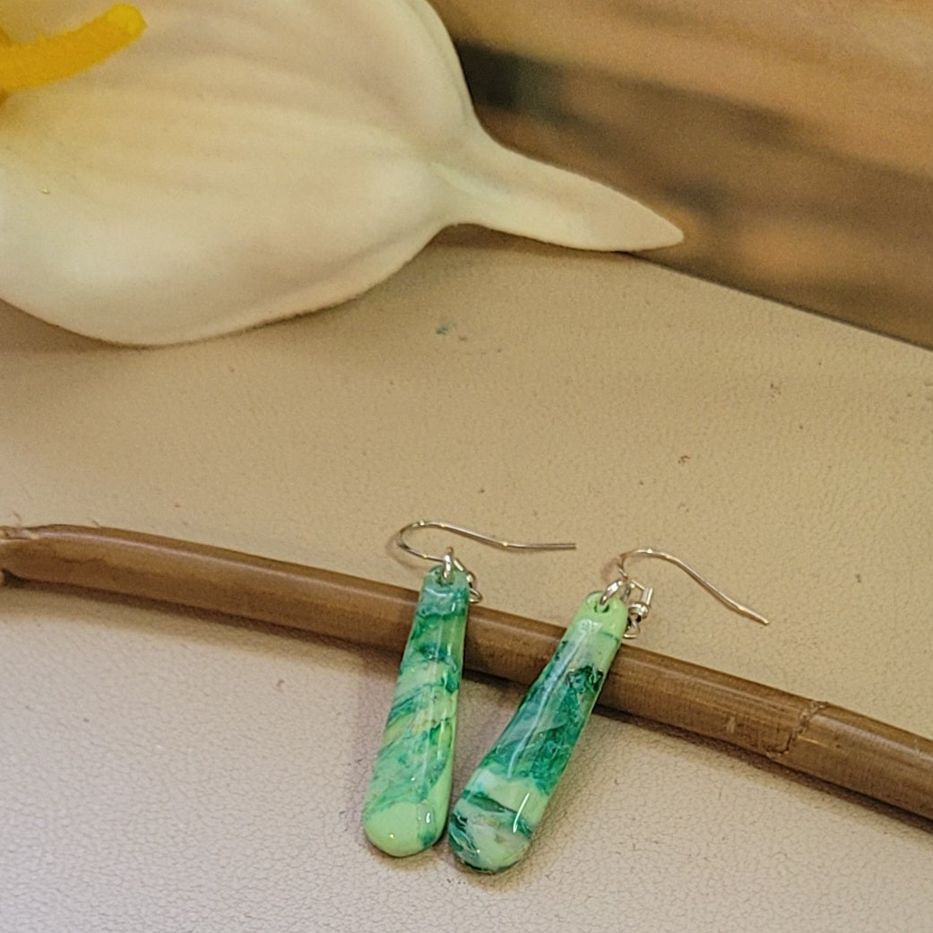 Boucle d'oreilles modèle Emeraude d'eau (Réf: MEDO1)