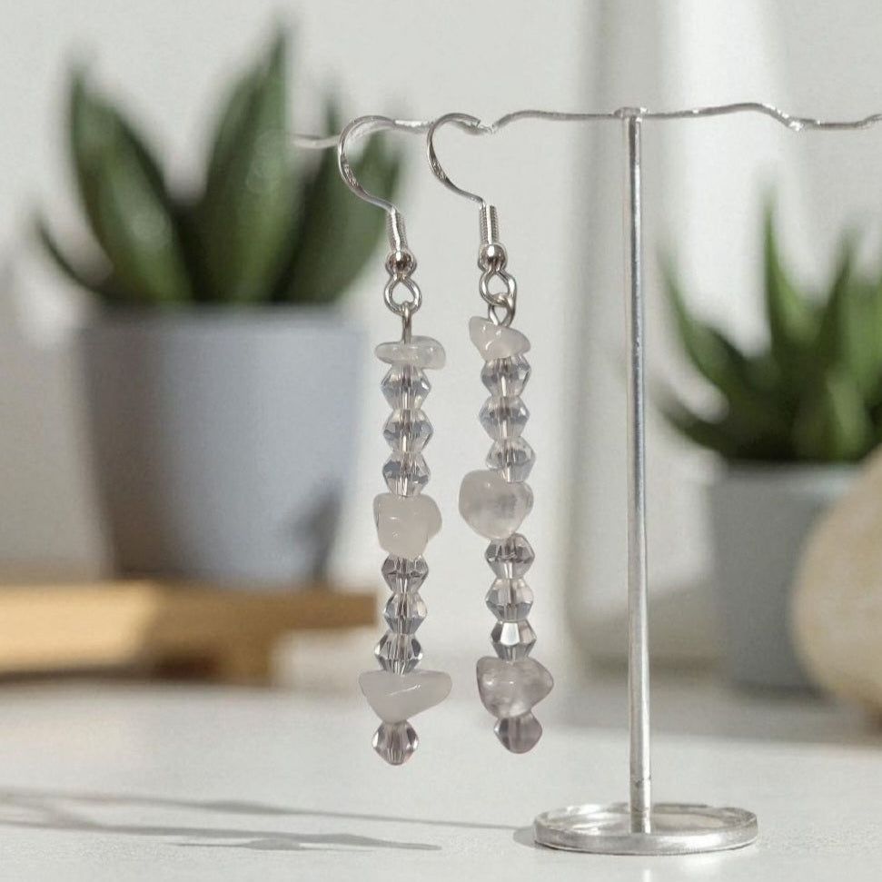 Boucles d'oreilles Quartz Blanc et Perles de Verre 6cm (Réf: AVN2)