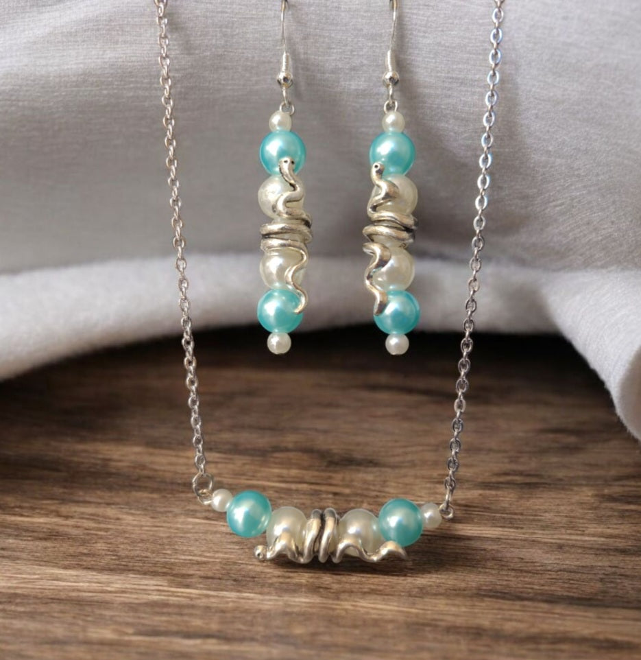 Parure Serpentine Bleu Ciel CS7 – collier 55cm et boucles 7cm perles serpentine bleu ciel argent recyclé – bijou artisanal fait main France – Alysel Créations