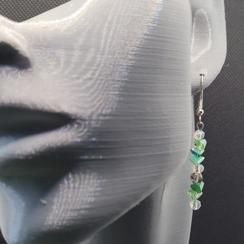 Boucles d'oreilles Triangle En Verre - Perles Vertes Irisées 6cm (Réf:TEV1)