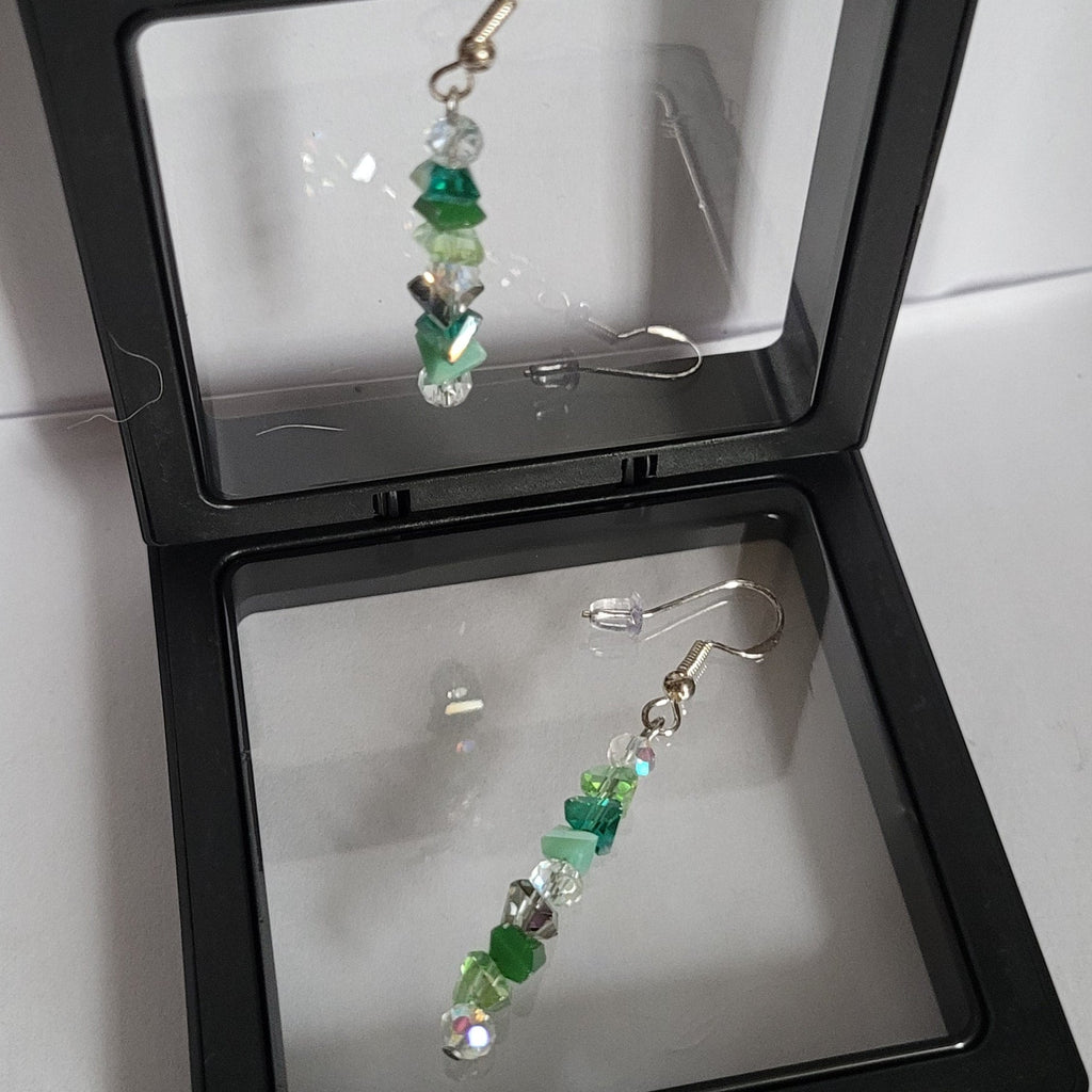 Boucles d'oreilles Triangle En Verre - Perles Vertes Irisées 6cm (Réf:TEV1)