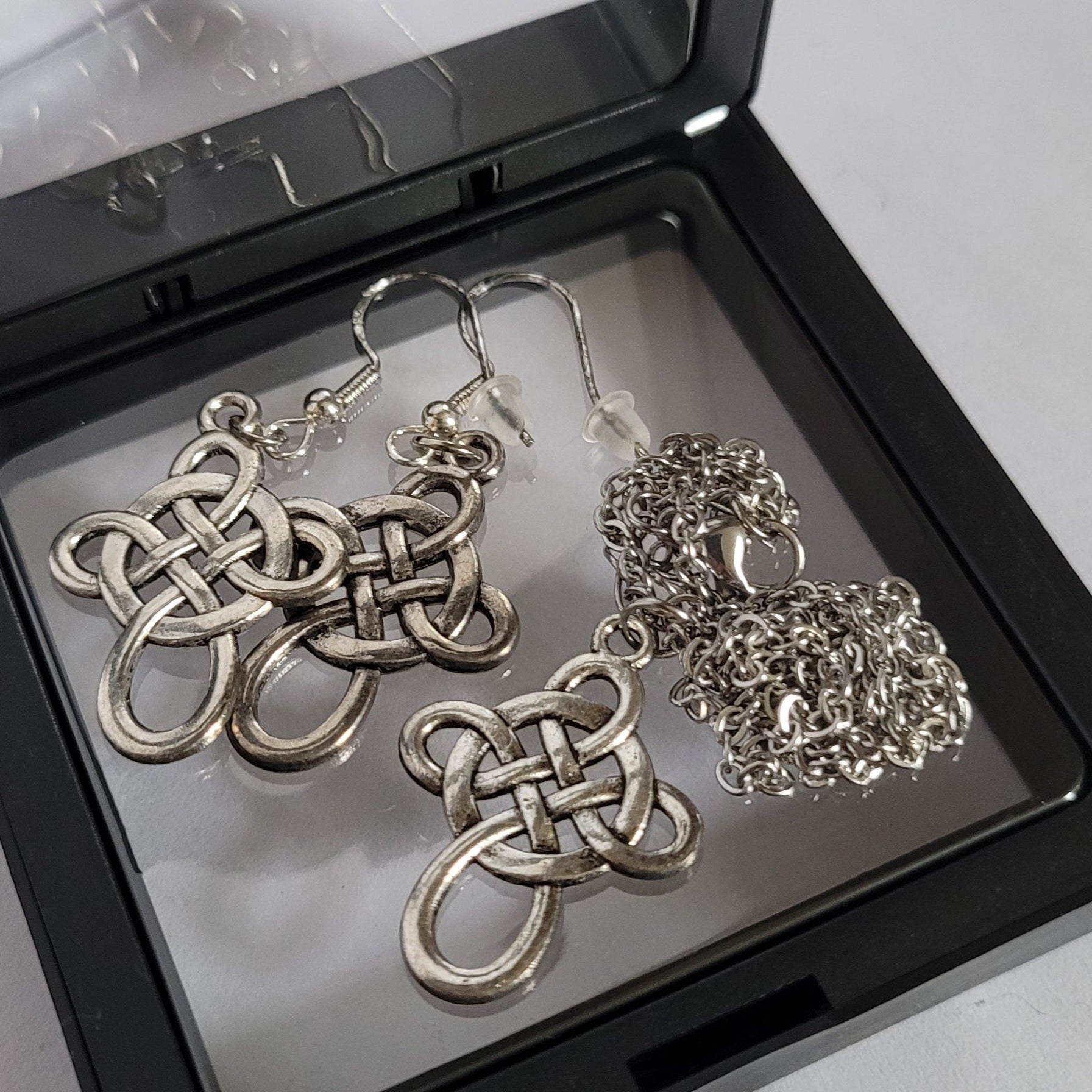 Parure modèle Celtique collier 50cm + boucles d'oreilles 6cm (Réf CEL9)