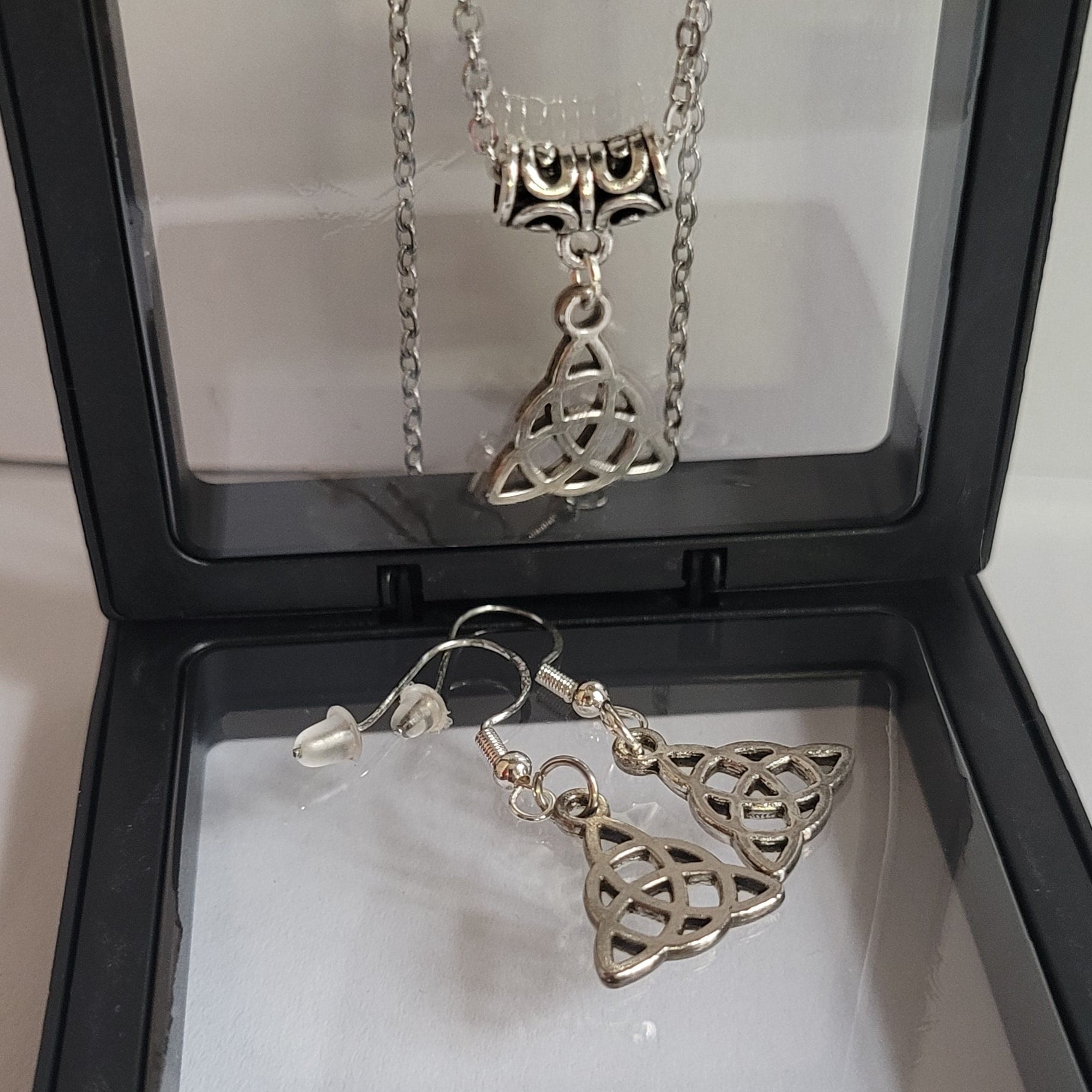 Parure modèle Celtique collier 50cm + boucles d'oreilles 4cm (Réf CEL8)