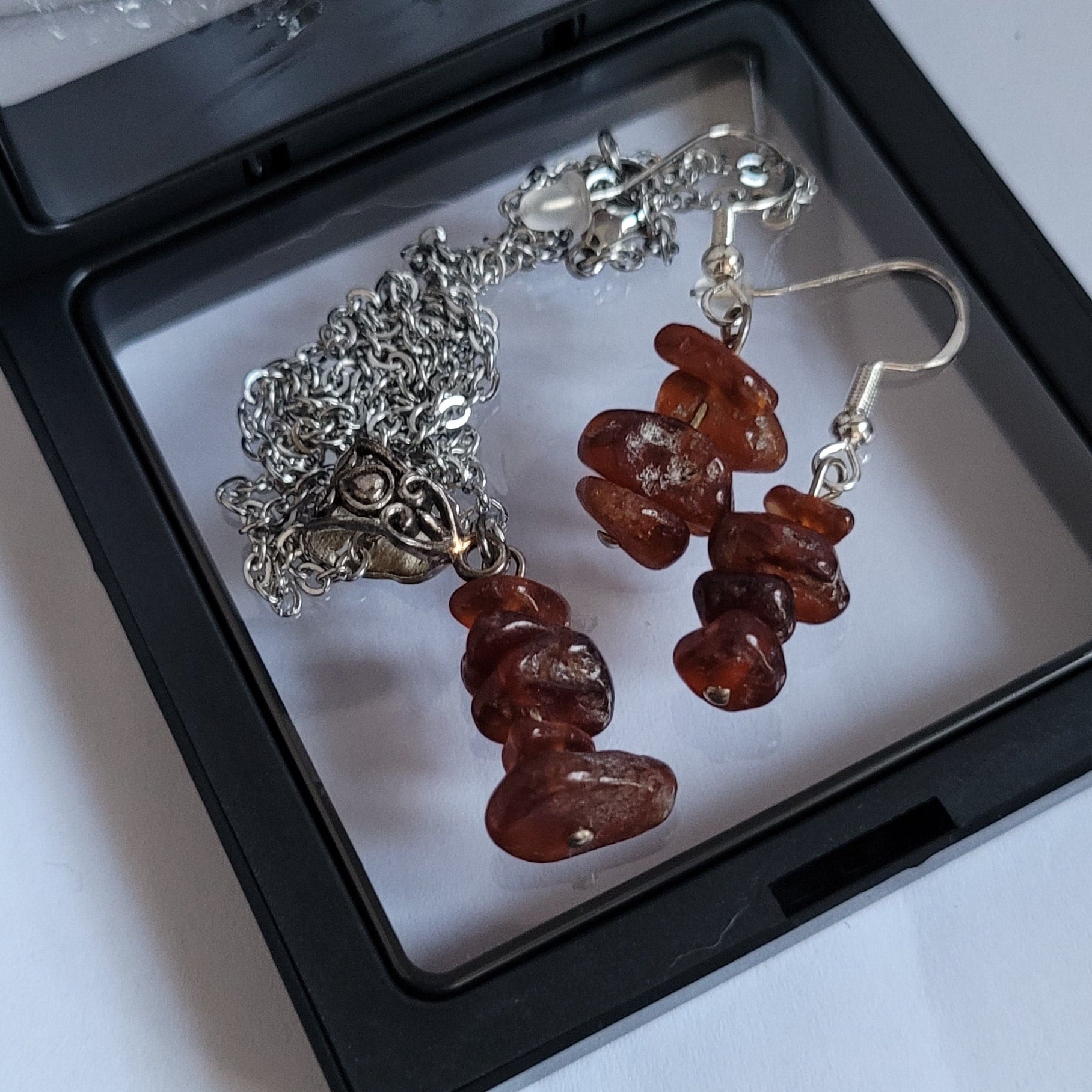 Parure Juste Au Naturel - Collier 45cm + Boucles 4cm Grenat Brun (Réf: JAN11)