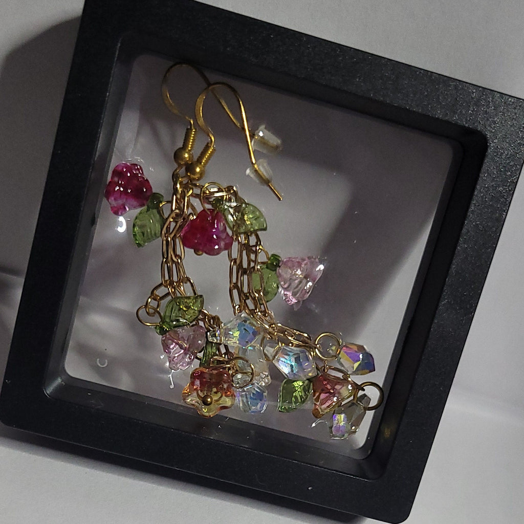 Boucles d'Oreilles Fleur de Verre et Cristaux - Chaîne Dorée 8cm