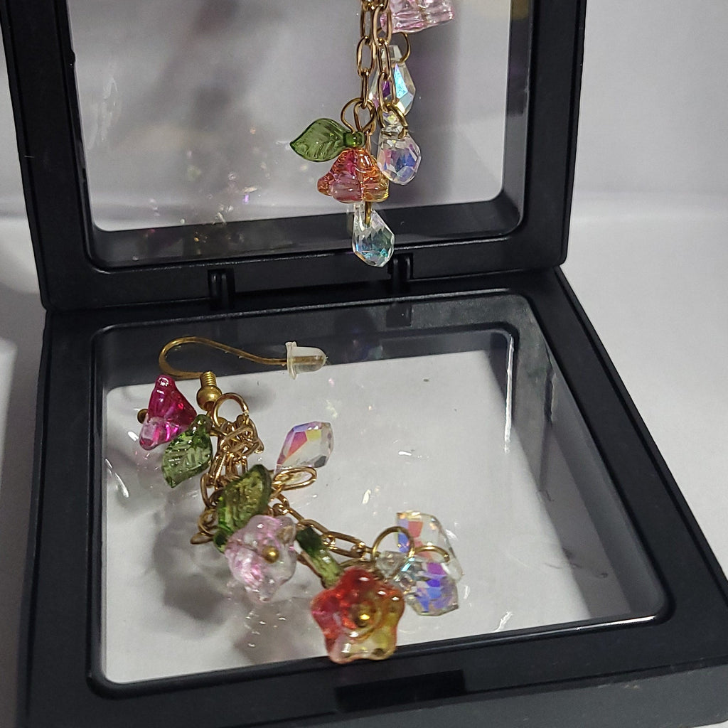 Boucles d'Oreilles Fleur de Verre et Cristaux - Chaîne Dorée 8cm