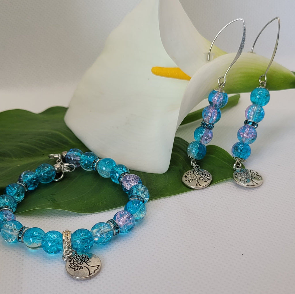Bracelet et boucles d oreilles pvc bleu en perles de verre craquelées et arbre de vie 