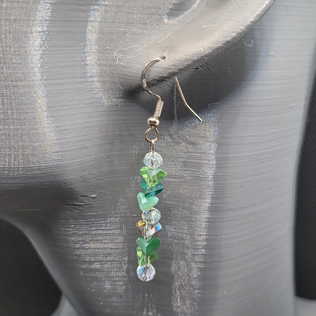 Boucles d'oreilles Triangle En Verre - Perles Vertes Irisées 6cm (Réf:TEV1)