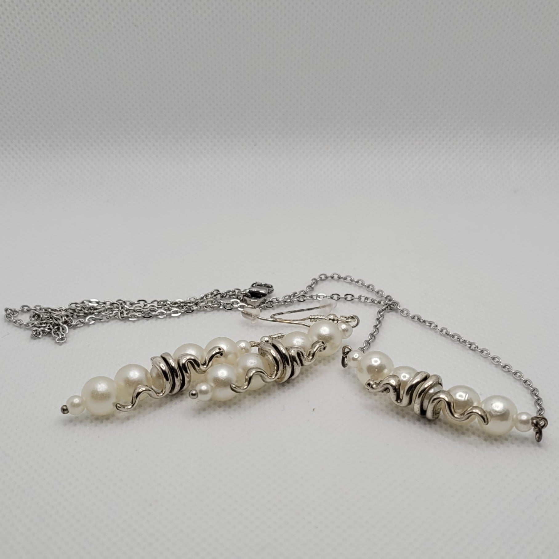 Parure Serpentine - Collier 55cm + Boucles 7cm Blanc (Réf: CS1)
