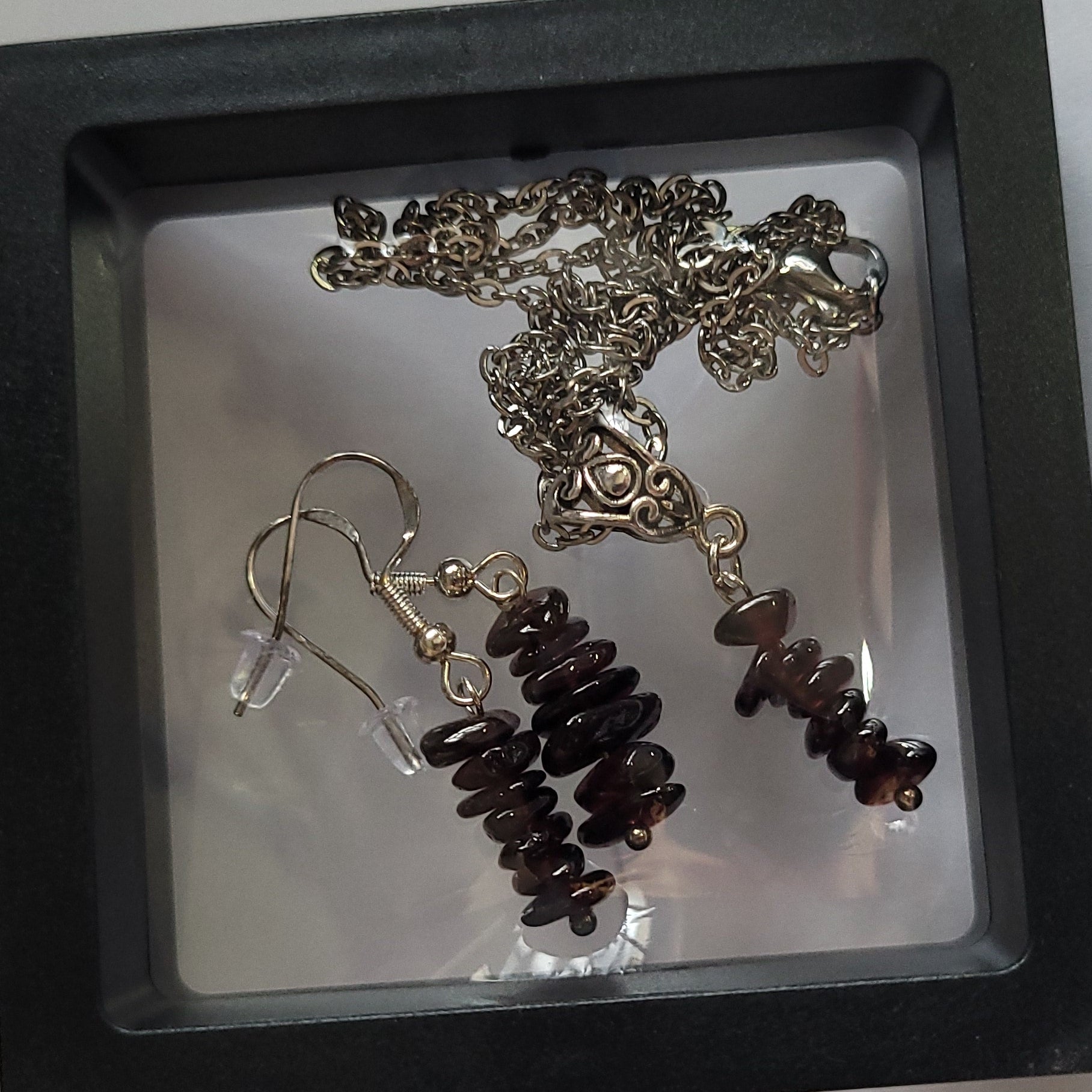 Parure Juste Au Naturel - Collier 45cm + Boucles 4cm Grenat Rouge (Réf: JAN12)