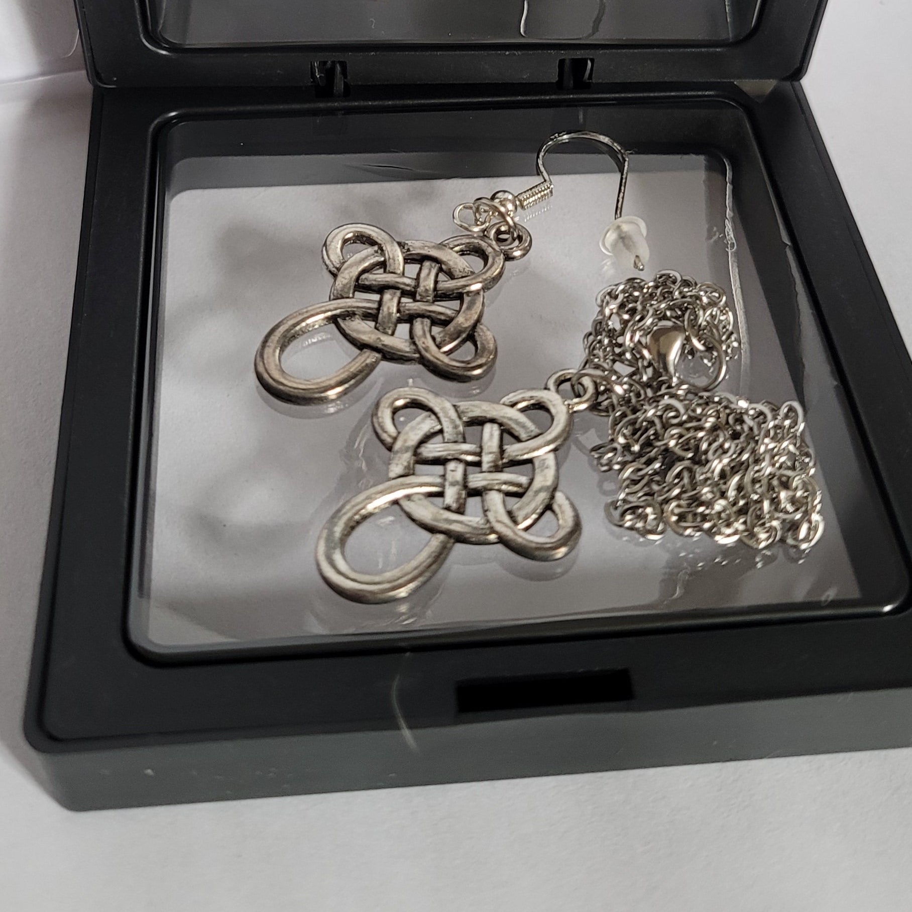 Parure modèle Celtique collier 50cm + boucles d'oreilles 6cm (Réf CEL9)