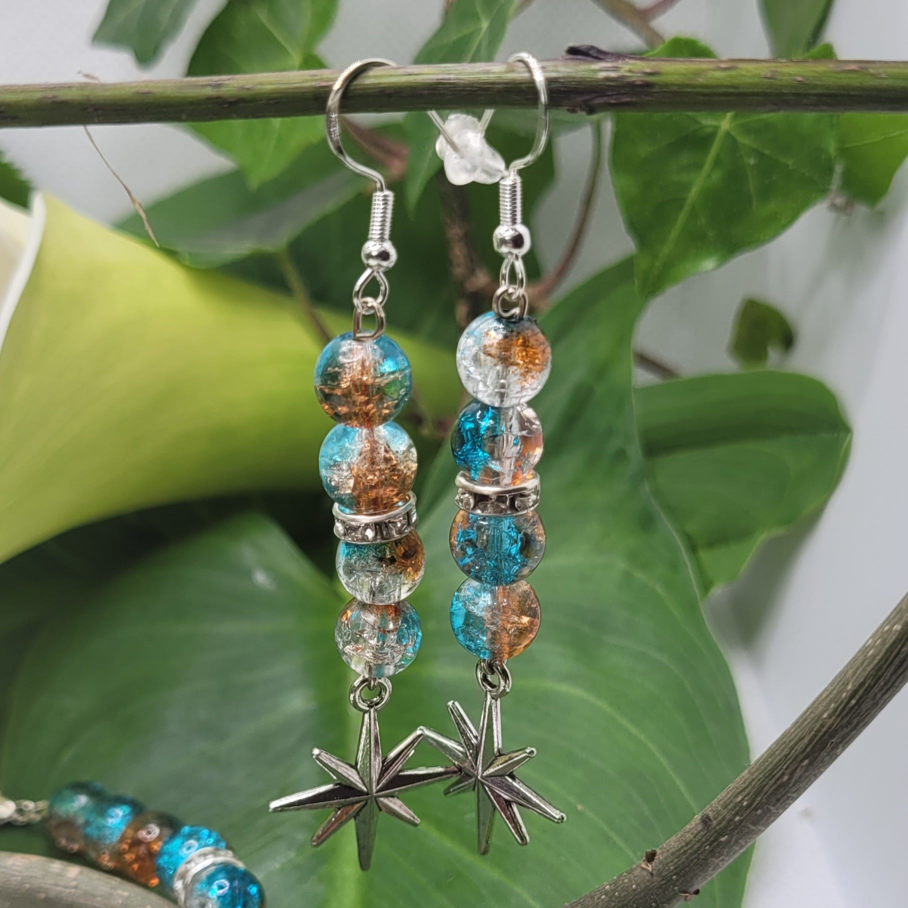 Parure bracelet boucles d'oreilles Aurore Boréale – perles verre irisées strass argent recyclé – bijou artisanal fait main France – Alysel Créations