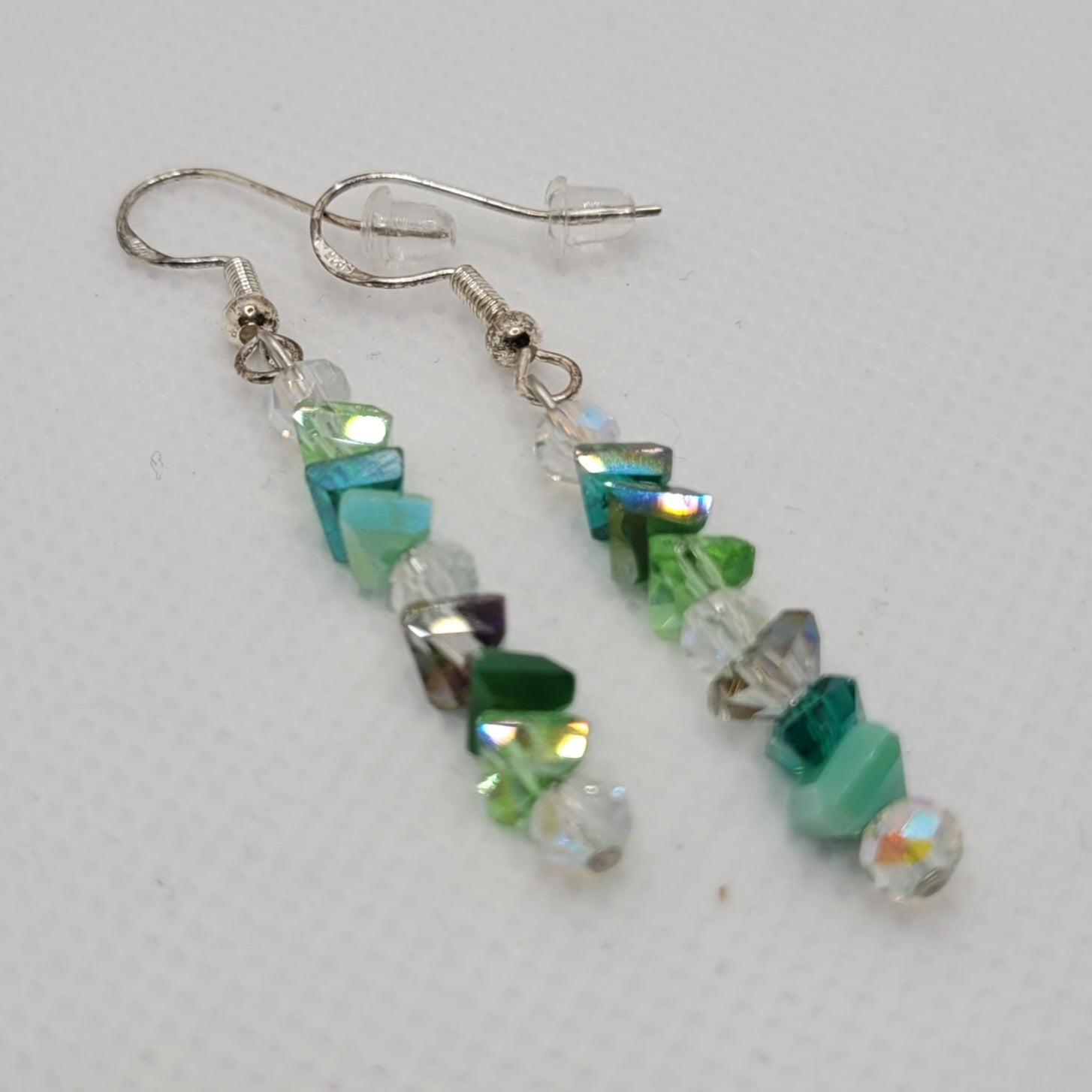 Boucles d'oreilles Triangle En Verre - Perles Vertes Irisées 6cm (Réf:TEV1)