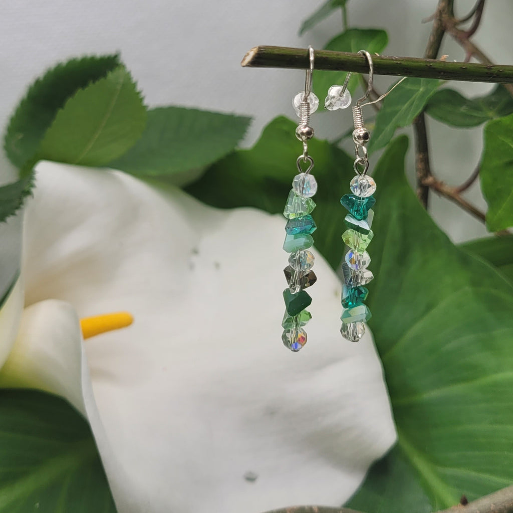 Boucles d'oreilles Triangle En Verre - Perles Vertes Irisées 6cm (Réf:TEV1)