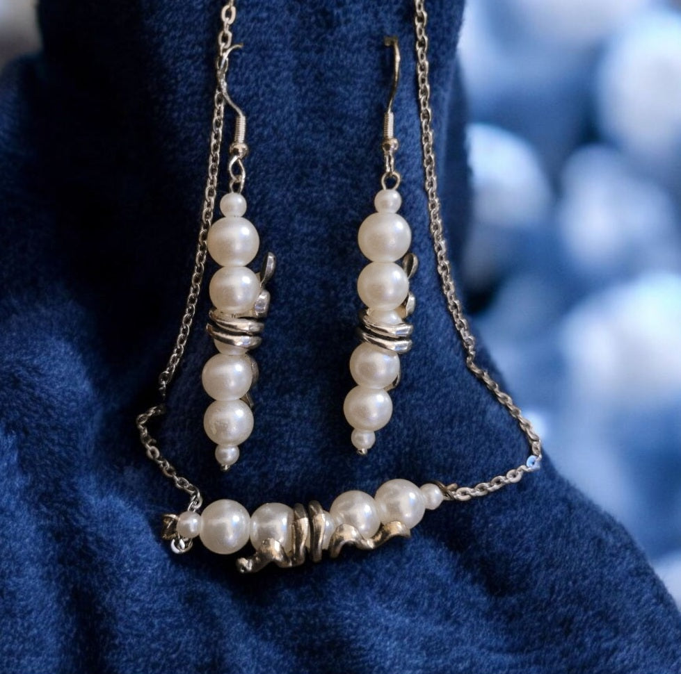 Parure Serpentine Blanc CS1 – collier 55cm et boucles 7cm perles serpentine blanc argent recyclé – bijou artisanal fait main France – Alysel Créations